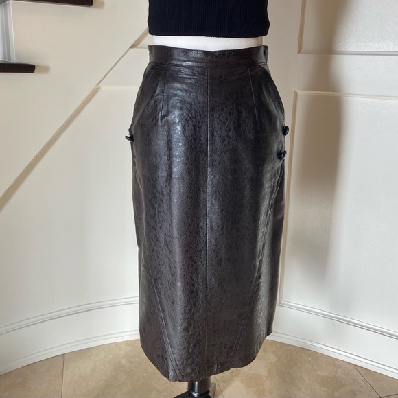 80's Vintage Leather High-Waisted Skirt - Picture 3 of 11